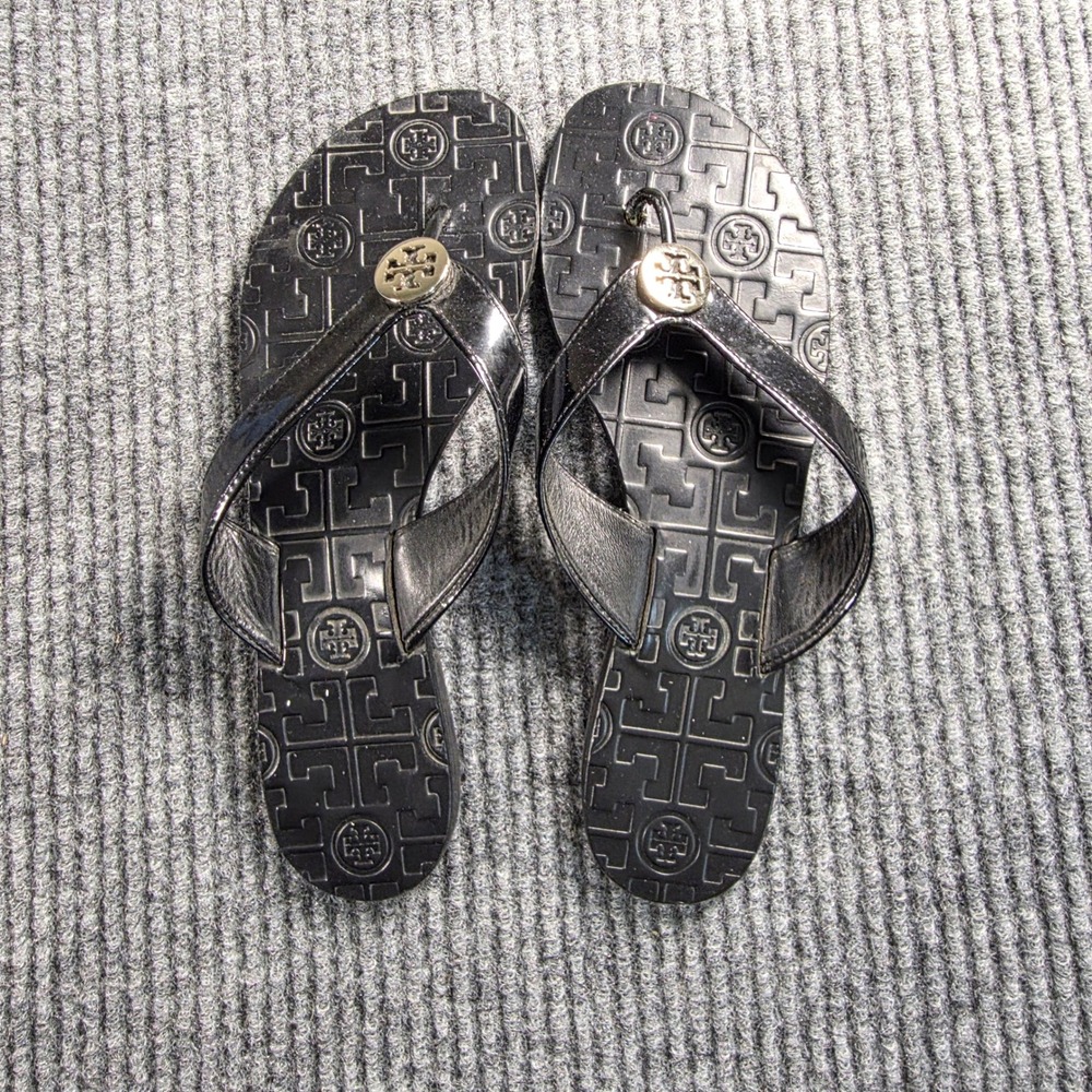 Tory Burch Miller Black Patent Leather Thong Sandals Gold Logo Medallion 8M